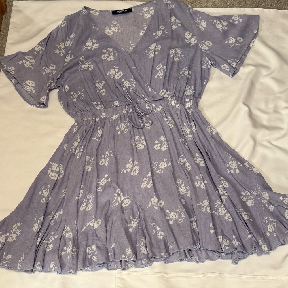 Blue B Lavender Floral Dress with Short Sleeves Large